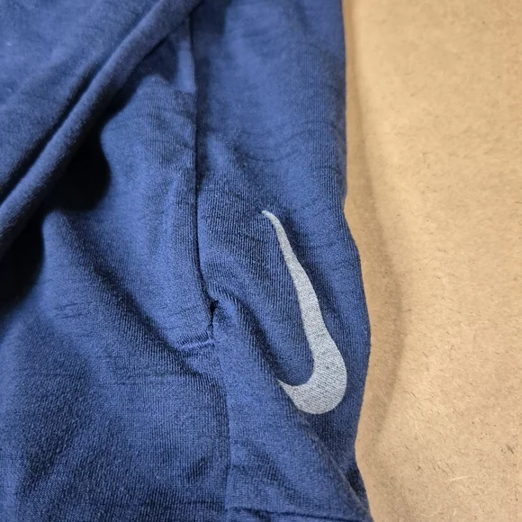 Nike Dri-FIT Standard Fit Full Zip Dri-Fit Hoodie in Blue 2469/425 - Picture 2 of 8